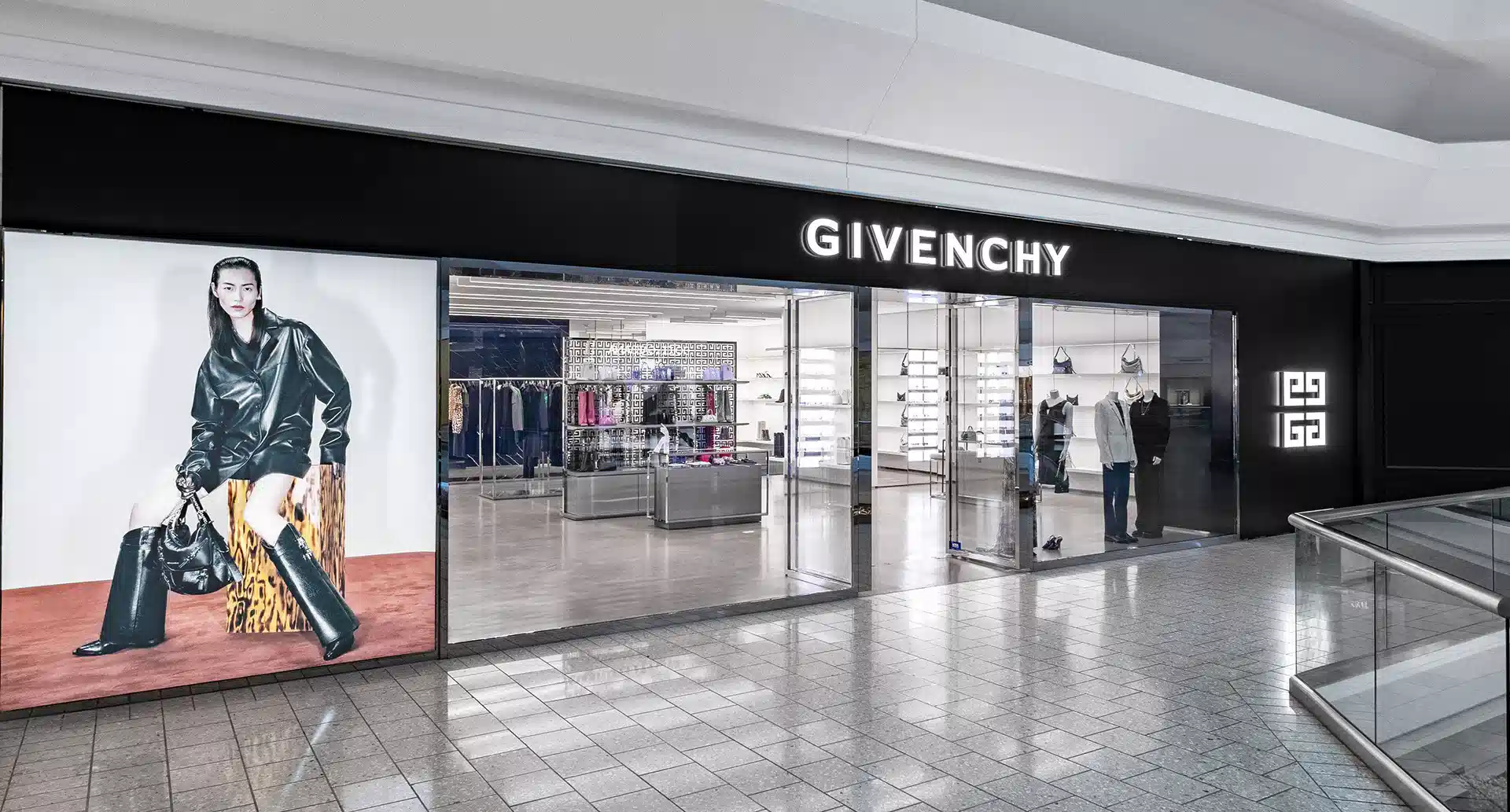 Banner 1 - Givenchy Nederland