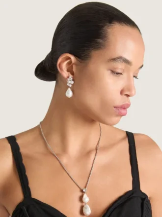 Asymmetrische oorbellen met kristallen en parels