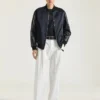 Bomberjack van leer en satijn met Givenchy Paris-borduursel Bomberjack van leer en satijn met Givenchy Paris-borduursel
