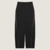 Cocoonbroek van wol met binnenstebuiten gedraaide details