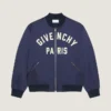 Couture-bomberjack in satijn met geborduurde Givenchy Paris-tekst Couture-bomberjack in satijn met geborduurde Givenchy Paris-tekst