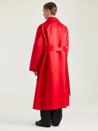 Couture-jas met satijnen naden