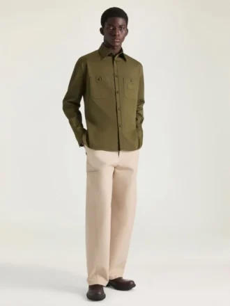 Couture-overhemd met naden van katoen en Givenchy Paris-patch Couture-overhemd met naden van katoen en Givenchy Paris-patch