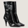 GIVENCHY-enkellaarsjes met vierkante hak en tape-detail, van leer GIVENCHY-enkellaarsjes met vierkante hak en tape-detail, van leer