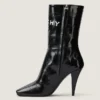 GIVENCHY-enkellaarsjes met vierkante hak en tape-detail, van leer GIVENCHY-enkellaarsjes met vierkante hak en tape-detail, van leer