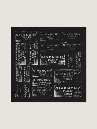 Givenchy-sjaal van zijde Givenchy-sjaal van zijde