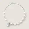 Ketting met puntige parels van metaal en parels Ketting met puntige parels van metaal en parels