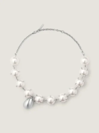 Ketting met puntige parels van metaal en parels