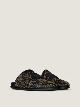 Label platte muiltjes van leer met studs