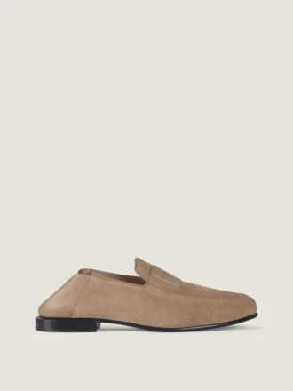 Loafers met label in suède