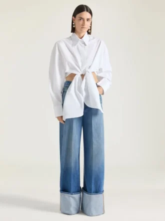 Middelblauwe jeans met omgeslagen pijpen