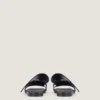 Platte sandalen met vierkante neus van leer Platte sandalen met vierkante neus van leer