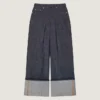 Raw jeans met omgeslagen pijpen Raw jeans met omgeslagen pijpen