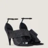 Sandalen met vierkante hakken in satijn met strass Sandalen met vierkante hakken in satijn met strass