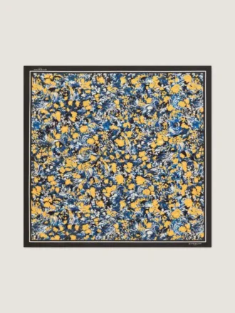 Square in zijde met bloemenprint
