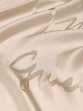Vierkant in zijden jacquard met Givenchy-signatuur